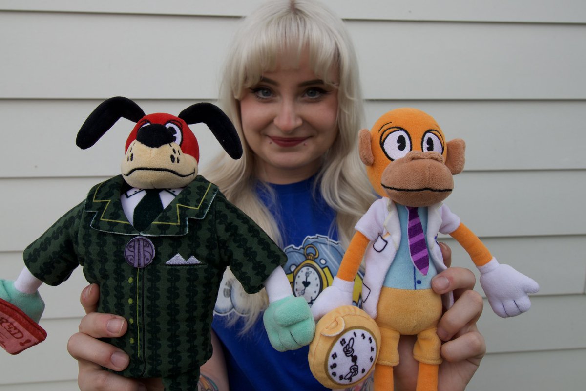 Hi, now that our Makeship campaign is here I can finally share photos that I have been sitting on since as early as December when the first sample arrived at my door