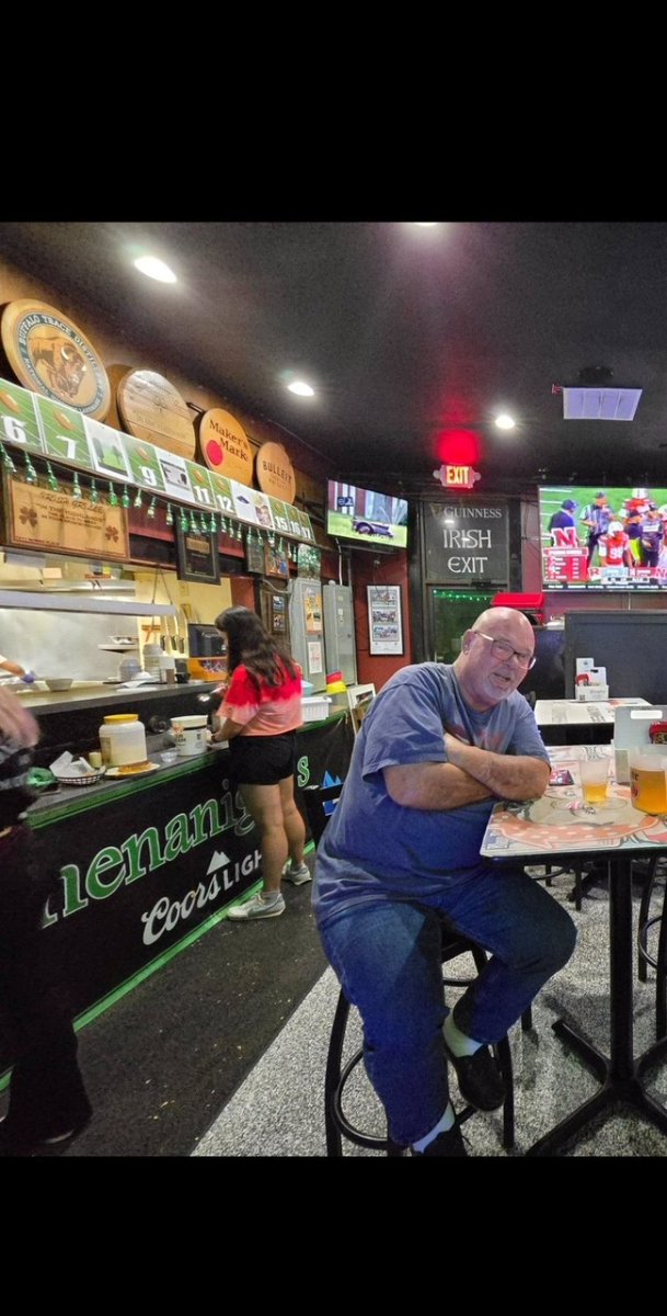 JTrackside's tweet photo. The first time i met this dude, it was Bambi bar. @ginoinlargo
He was illuminated by the bar sign behind him.
It was mystical.
Felt like i was meeting royalty.
Apparently i actually was!
πβ€οΈ
#LegitLegend
@UrbnHandicapper @StilesFrank @RealIrishMan @smxgeoff @note https://t.co/24thVyzbQp