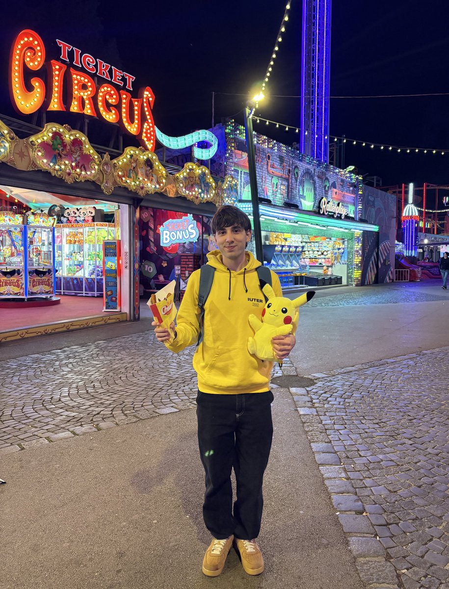 Mettiu - di rimanere solaaaAAAAAAAA (@m3ttiv) on Twitter photo 