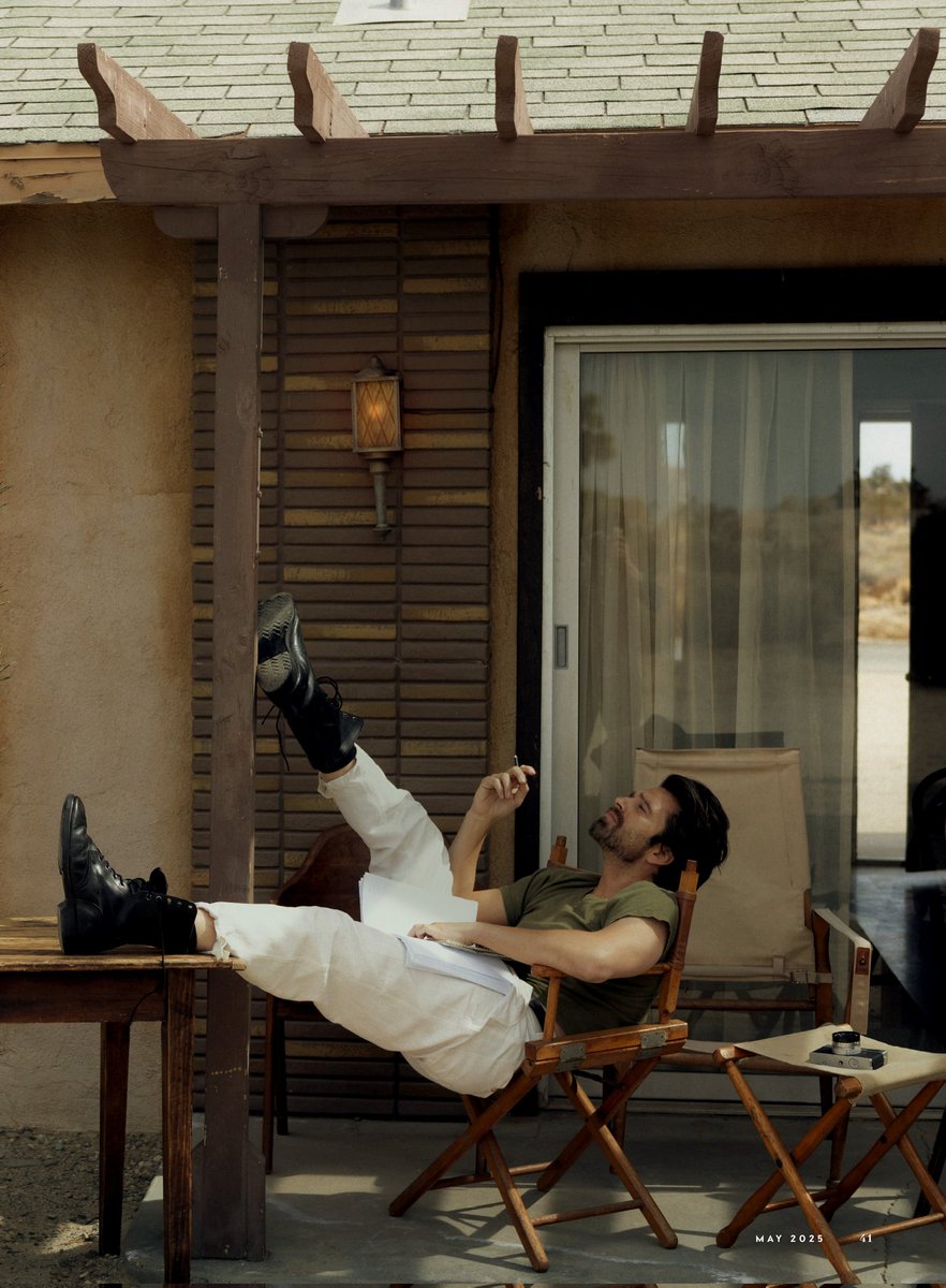 sebstanarchive's tweet photo. 📸 Sebastian Stan for Vanity Fair. https://t.co/ti6mU2nCiP