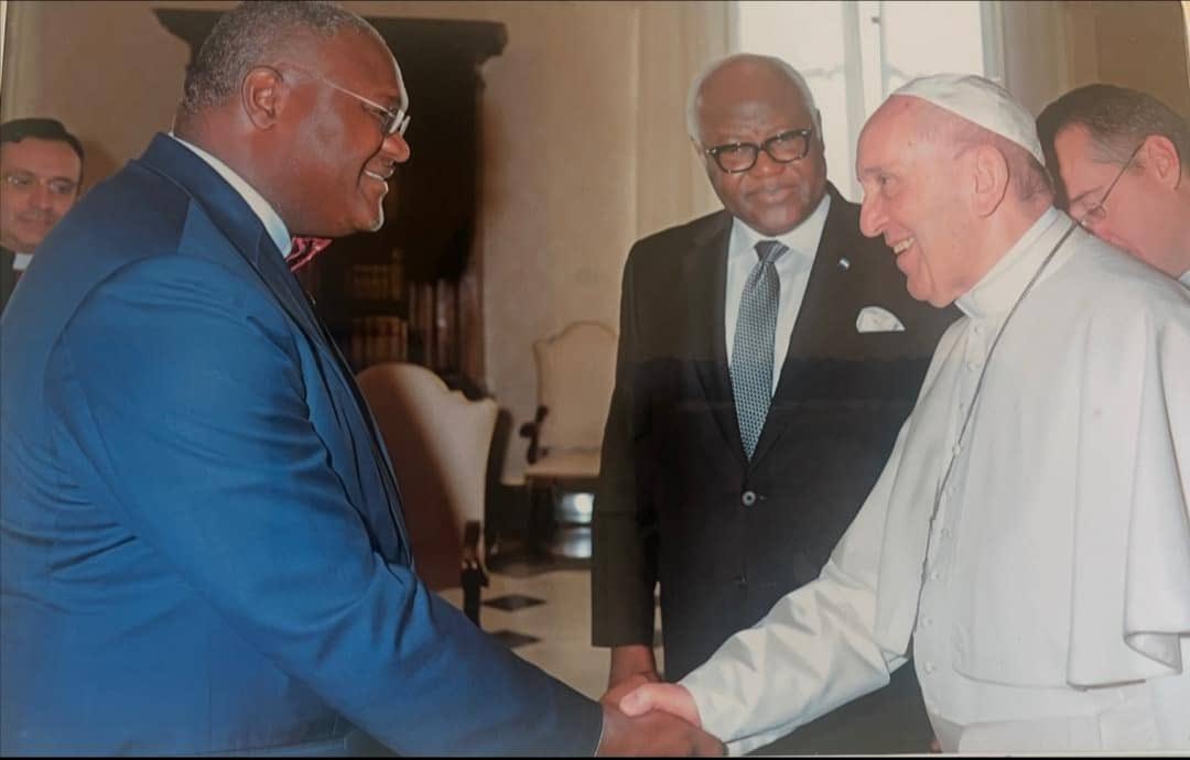 JFKSalone's tweet image. It is with deep sadness that we received news of the death of Pope Francis. I was privileged to meeting with him, and it was a lifetime experience. His company exudes wisdom and warmth. I remain grateful for his prayers for our country and myself. May his soul rest in peace.