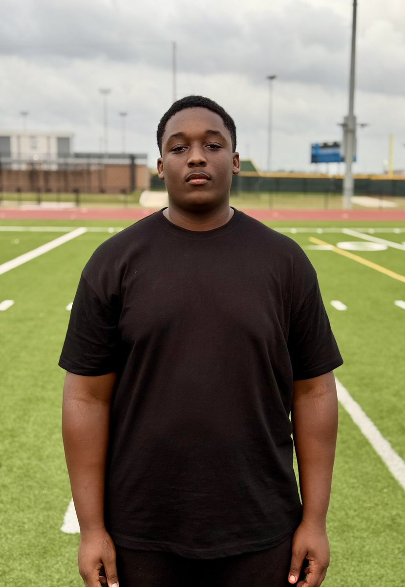 Mark Russell (@markrussellqb) on Twitter photo <a href="/Nworbesahc/">Chase brown</a> ,OT
C/O ‘27
HS: North Shore
Power 4 FBS OT size (6’4” 308)
Agility to handle all the EDGE moves
Great arm length to control defenders
Impeccable footwork👣
Strong hands💪🙌
Stays locked in to his blocking assignments
Has a Colorado offer, a 20+ offer prospect <a href="/Nworbesahc/">Chase brown</a> ,OT
C/O ‘27
HS: North Shore
Power 4 FBS OT size (6’4” 308)
Agility to handle all the EDGE moves
Great arm length to control defenders
Impeccable footwork👣
Strong hands💪🙌
Stays locked in to his blocking assignments
Has a Colorado offer, a 20+ offer prospect