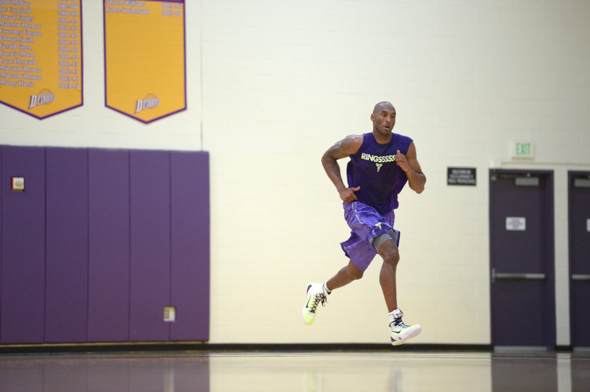 "It's not about having time. It's about making time."

Champions find time for extra work while others find excuses.

What extra work are you putting in this week?

#MindsetMonday #ExtraWork

📸 Sports Illustrated