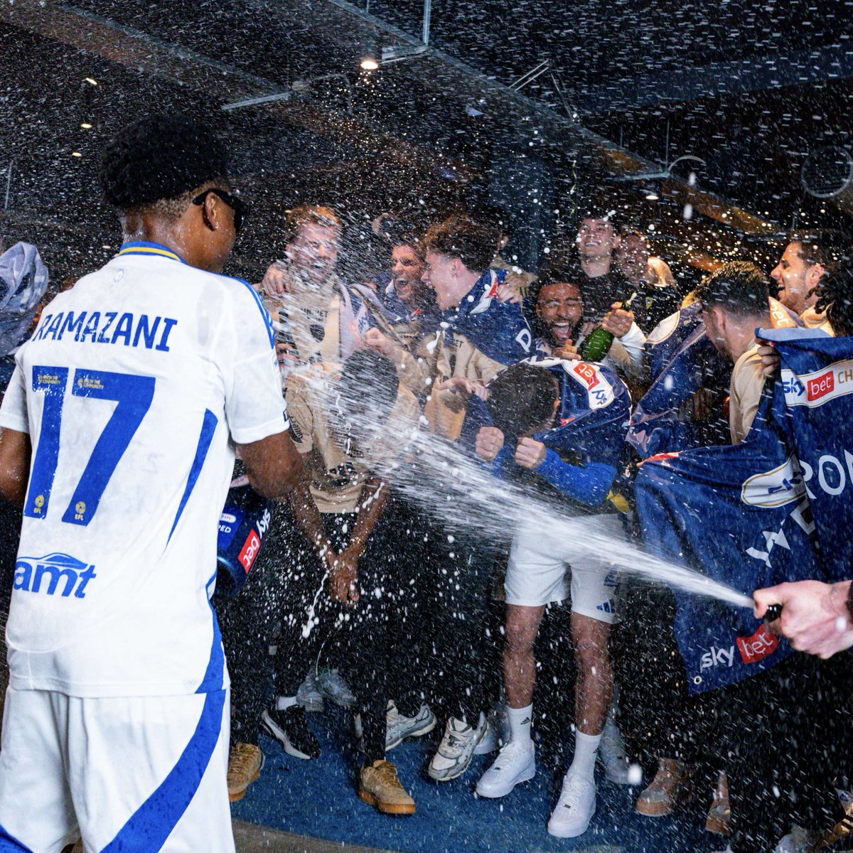 🍾 Hang it in the Louvre!