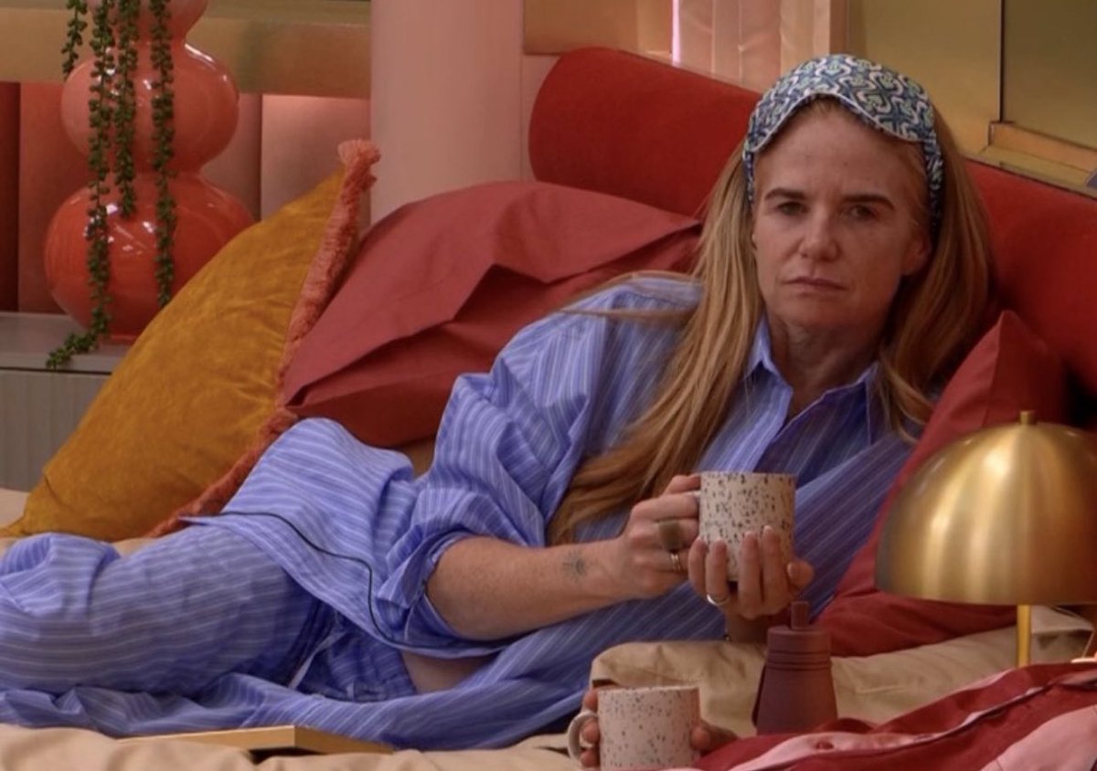 ShaneMcc1995's tweet photo. This icon is getting all my votes, I need her to stay! Save our cold, dry Queen Patsy! #SavePatsy #CBB #CBBUK https://t.co/6UPo1aXOfH