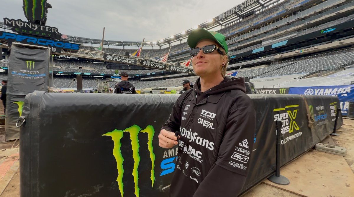East Rutherford SX VLOG is live!! Talking SMACK!? Deadly Track!? Drunk Fans!? Let’s run up the views on this one!! Thanks guys🙏🏼 youtu.be/MMsZW_v4PGw?si…