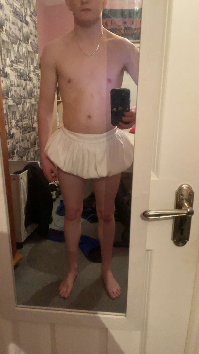MistressMayhem9's tweet photo. Such a sissy slut 😍 @SissyChelsea69 https://t.co/Fe4qAJykel