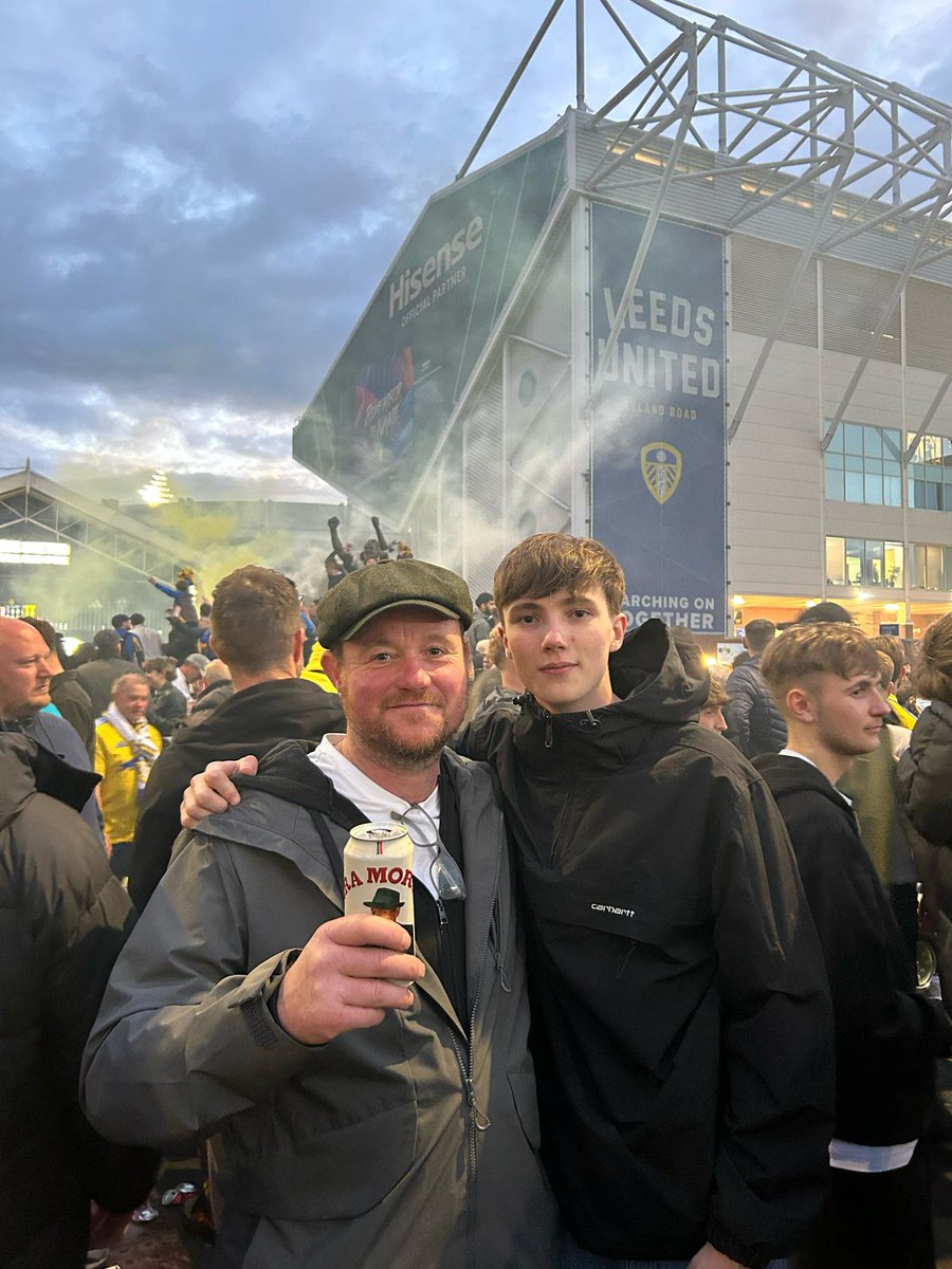rmggardens's tweet photo. I have had worse days 🤍💛💙😁 https://t.co/qkODDfseUp