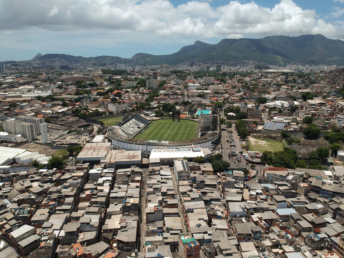 Happy birthday, São Januário! 🏟️

This Monday, our "Caldeirão" turns 98 years since the foundation.

📸: Dikran Sahagian | #VascoDaGama