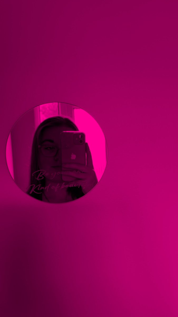 itsniamhhi's tweet image. happy lesbian visibility week!
let’s go lesbians 🩷🤍🧡