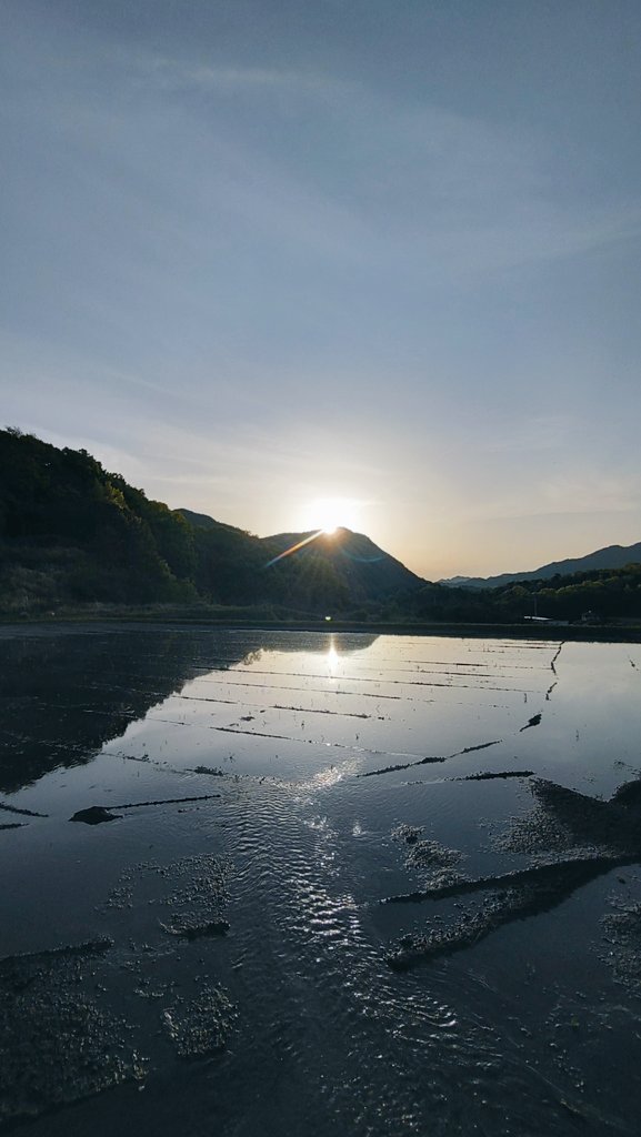 113hitomi's tweet photo. おはようございます🌄
#けさそら #水主三山 https://t.co/bMPzls2qbT