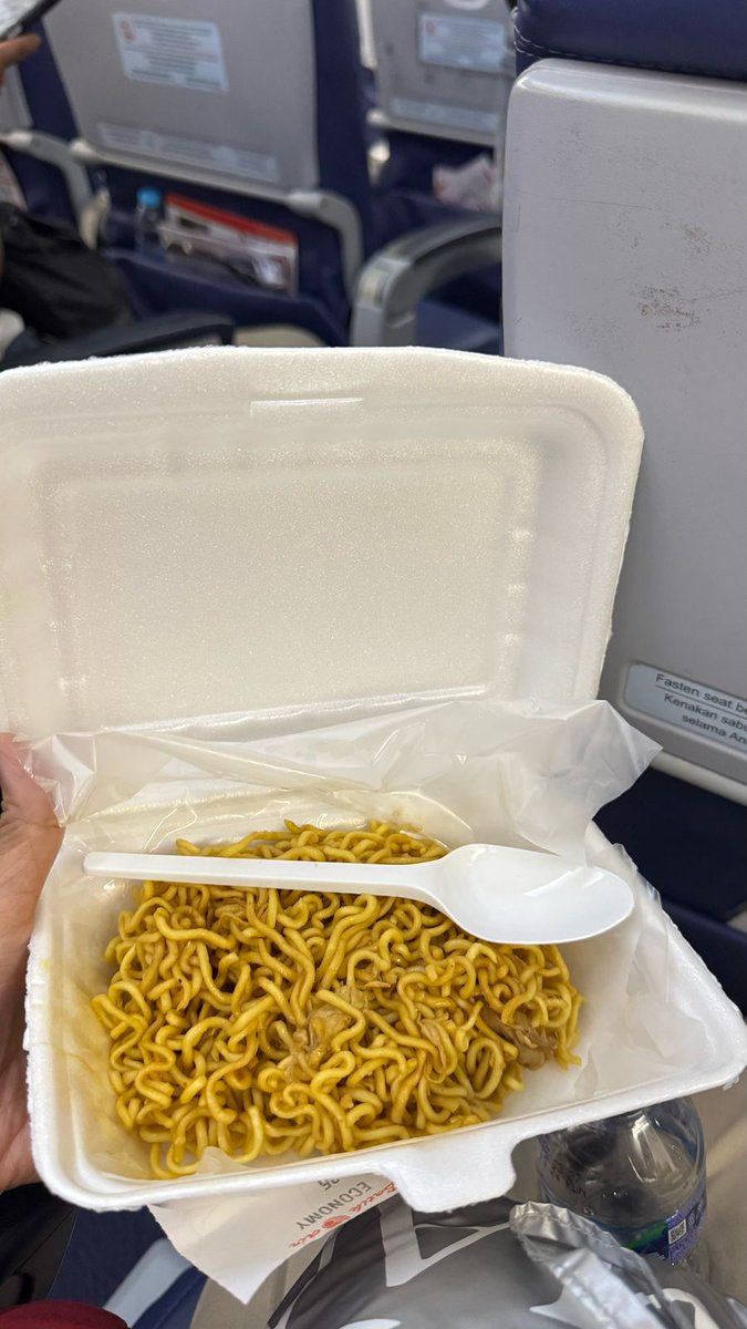 ties91's tweet photo. @mipteh_198 Lion group, 11 april 2025 kompenasi setelah dapet snack biskuat.. https://t.co/WC6eYk2Kjs