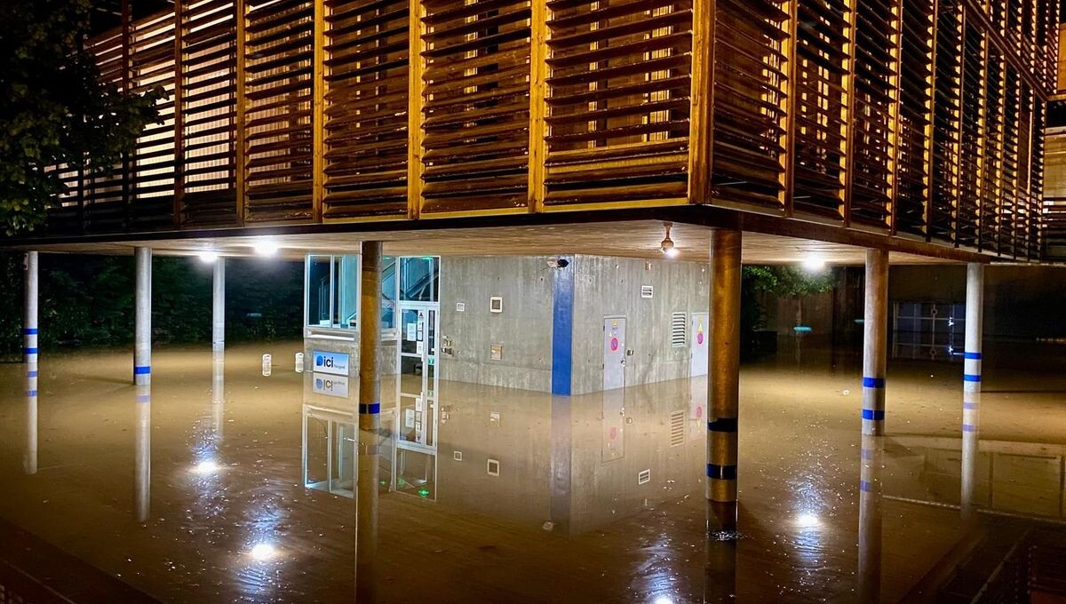 ici Périgord (@iciperigord) on Twitter photo Inondations en #Dordogne : "ici Périgord" inondée, la radio s'organise pour continuer à émettre <a href="/radiofrance/">Radio France</a>
➡️ l.ici.fr/k2X Inondations en #Dordogne : "ici Périgord" inondée, la radio s'organise pour continuer à émettre <a href="/radiofrance/">Radio France</a>
➡️ l.ici.fr/k2X