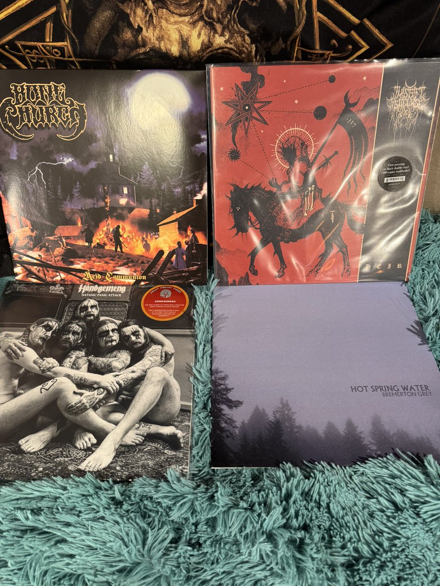 CoreyMirisola's tweet photo. MAIL!!!!!! #BoneChurch #ThisGiftIsaCurse #Håndgemeng #HotSpringWater I may have a problem 🤣🤣🤣 🤘🏻🔥🔥🔥🔥🤘🏻 @KatieRann306 #vinylrecords #vinylcommunity #vinyl https://t.co/5XGgIBo3eN