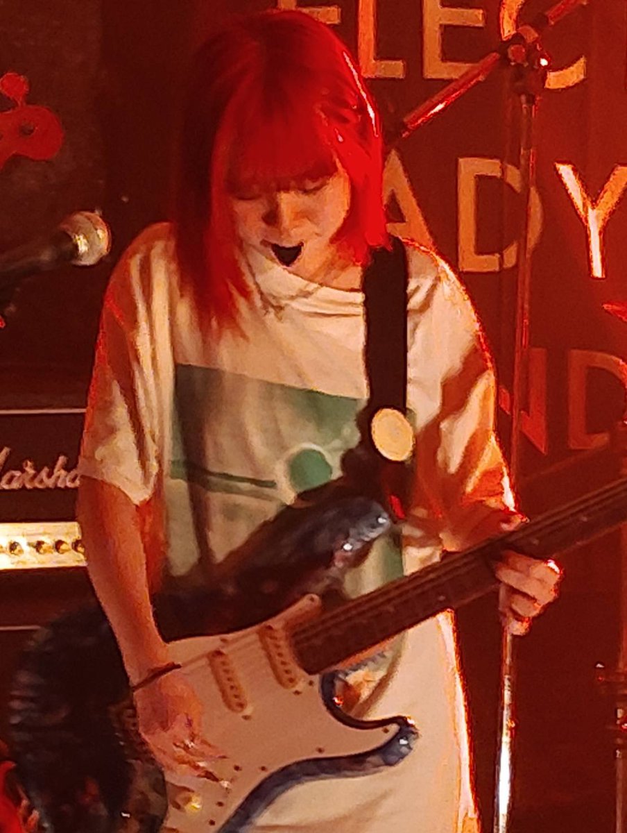 ell_tkbuniv2's tweet image. 昨日のミニライブに来てくれた方ありがとうございました🌅
次回は4/23(水)19時-です‼️
お待ちしてますよ〜

↓ライブの様子です🙌