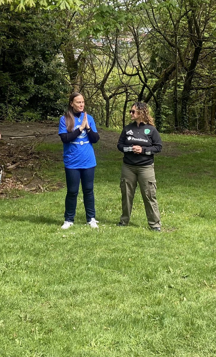 maryrenouf's tweet photo. I am so grateful for the amazing group of volunteers that showed up from @providence and @SoundersFC to help clean up a park today for #earthday https://t.co/5Eah7JaG4l
