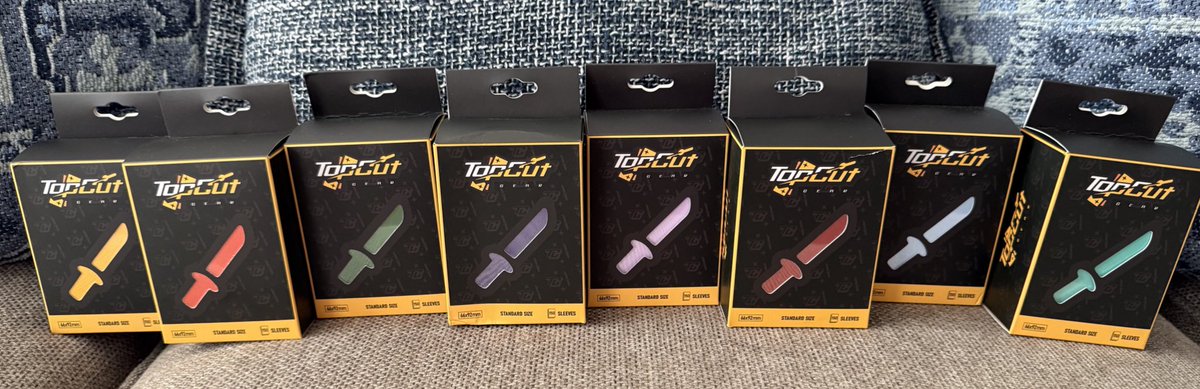 Krashy's tweet image. For the past 8 months I’ve been working on @TopCutGear!

I wanted to target a primary issue I have with the card sleeve industry, and thats having only 100 sleeves per box.

Top Cuts will feature 150 high quality sleeves set to retail at $11.99!

Coming soon!