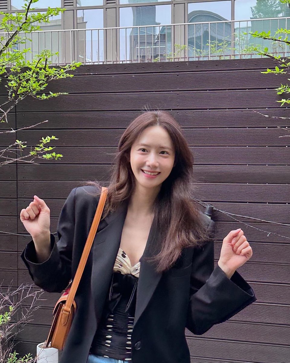 윤아는 한결같이 소녀스러워서 놀라움 정말 ..