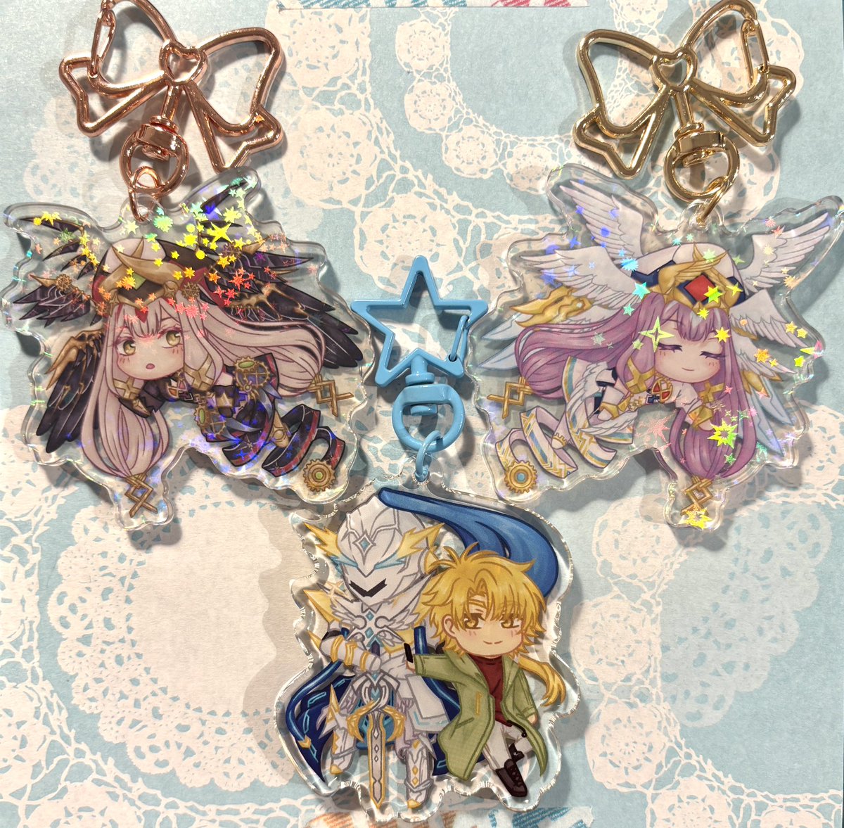 merch masterpost pinned tweet!!
gonna use this to organize my merch order forms/catalog in the replies so they’re all in one place

all of them are linked on my carrd: sakurage.carrd.co/#merchorderfor…
and can also be bought on my Etsy: sakurageart.etsy.com

shares are appreciated!