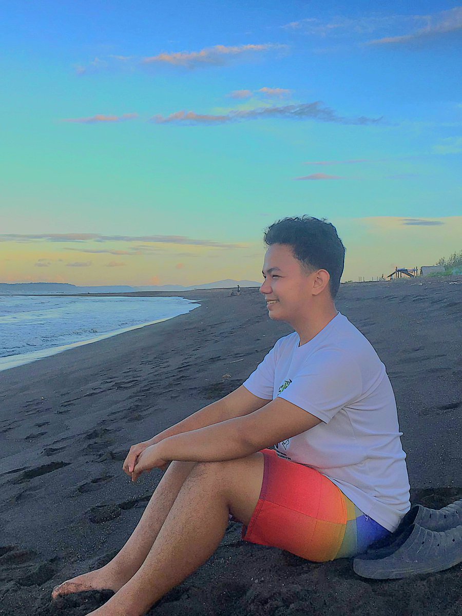 eliebigay's tweet photo. Having a whale of a time⏳️ https://t.co/a9ov3roNVc