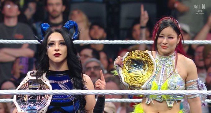 BMBMMIX2's tweet image. What are you rating #RawAfterMania out of 10?