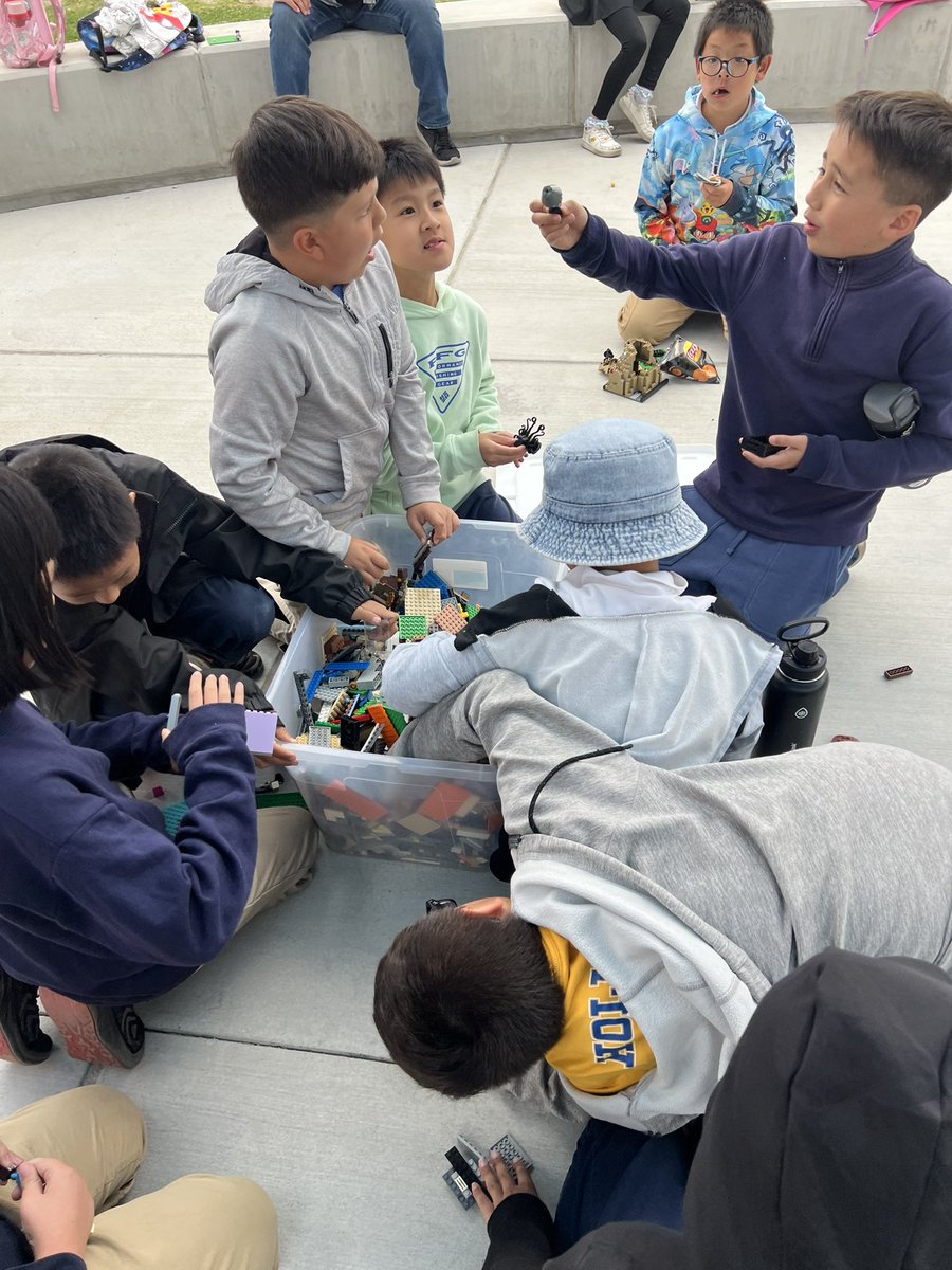 Family Literacy Night was a wonderful success at our library! Families enjoyed crafts like origami, bookmark making, and storytime every 30 minutes with our amazing Arcadia Public Librarian guest reader. Thanks to all who joined us! <a href="/HollyDolphins/">Holly Avenue Dolphins</a> <a href="/HollyAvePTA/">HollyAvePTA</a> <a href="/toaklandAUSD/">Teresa Oakland</a>