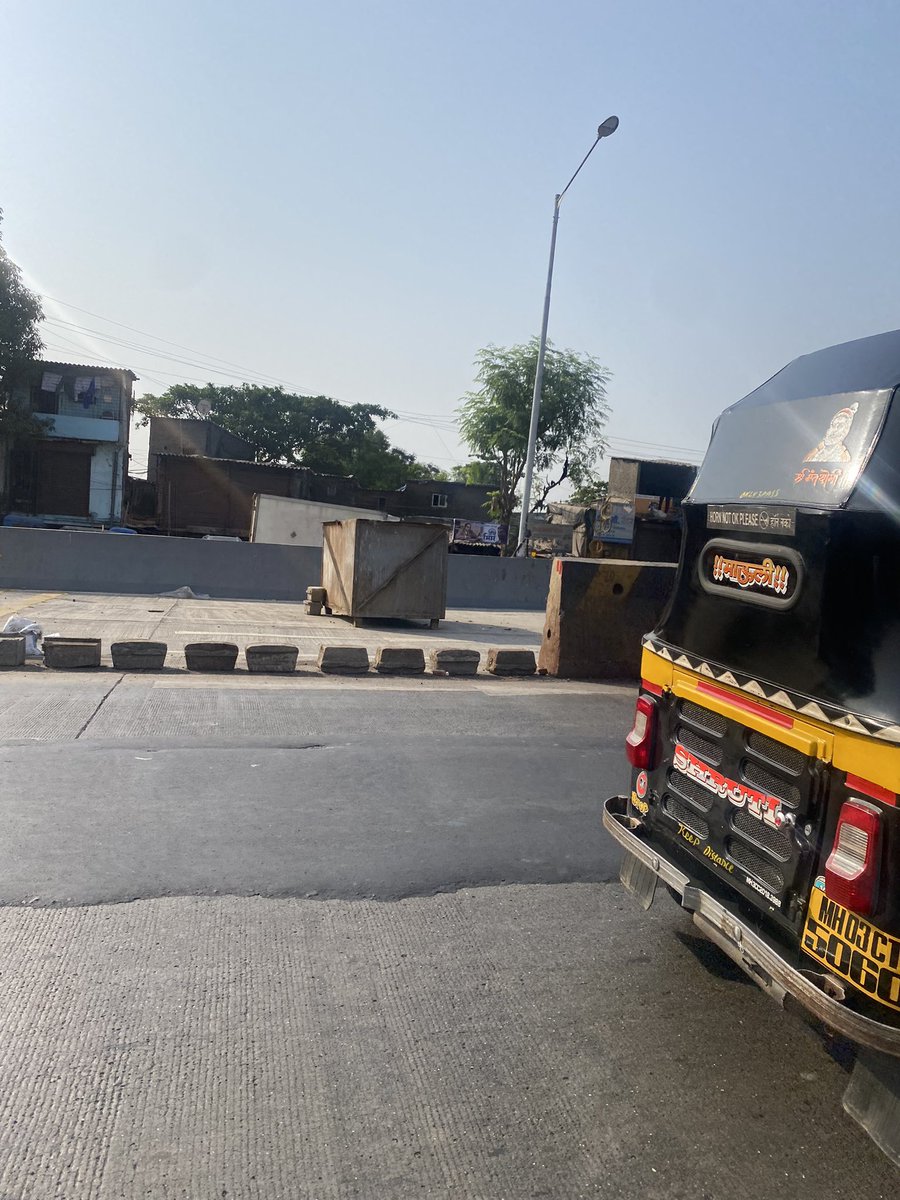 VandeGovind's tweet photo. Dear CM Saheb @Dev_Fadnavis  request you to please start the extensions over bridge at Vikhroli to ghatkoper on eastern express which is ready for last 2 months . It will save lot of fuel and time of mumbaiker.. https://t.co/SNjqOQsR8y