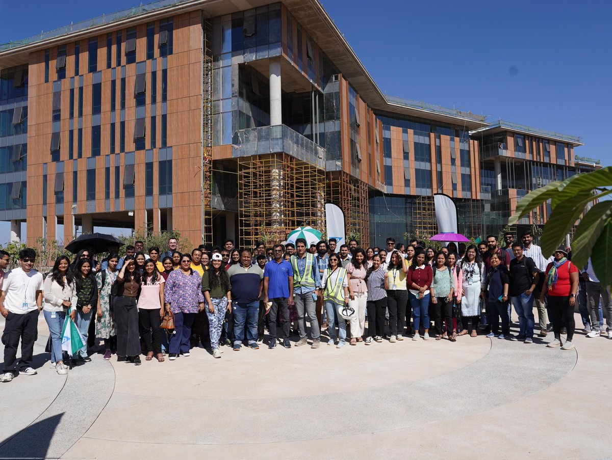 DevanahalliBLR's tweet image. 🚨The future is knocking at Devanahalli’s door | SAP is opening...🚨

#SAPLabs India&apos;s 41-acre campus in #Devanahalli opens Aug 5, hosting 4.2k staff in Phase 1. With world-class infra &amp;amp; user-first features. Devanahalli is fast emerging as Bengaluru’s next big innovtn &amp;amp; tech hub.