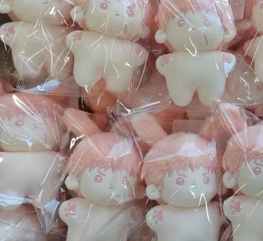 안녕하세요. 오래 기다려주셔서 감사합니다!  
생산 완료되어 공지합니다.  ☺️

현재 품질검사 마무리되었으며, 발송 예정이라고 합니다. 혹시나 주소 변경이 필요하신 분들은 4/28일까지 변경 부탁드립니다. 

G.O건은 전부 배송완료되었습니다. 
감사합니다! 🙇‍♀️

#고영태웅 #너굴대만 #두입탱댐