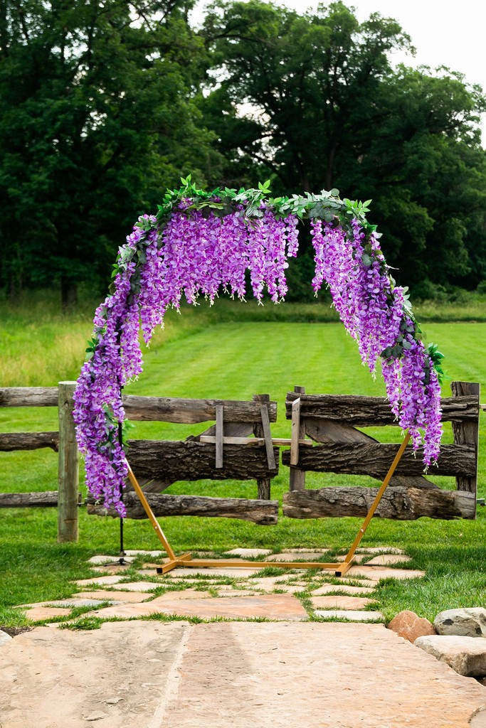 Transform your wedding into a floral fairytale with the enchanting beauty of wisteria! 🌸💍💕 Dive into our blog via the link below for dreamy ideas that will leave you and your guests spellbound. ✨🌿💒

georgestreetphoto.com/blog/p/24-roma…