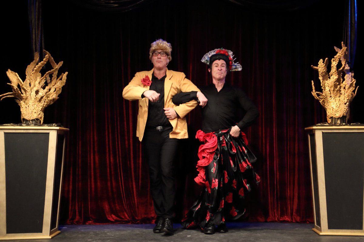 Para regocijo de sus seguidores y nuevos espectadores, regresó el Grupo Carne de Crítica. Más filoso, agiornado y con una parodia absoluta sobre la futilidad de las premiaciones y las circunstancias que éstas conllevan. Teresa Gatto, Puestaenescena.com
Sáb 17hs. Hasta Trilce