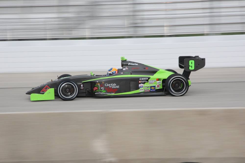 IndyCastBrasil's tweet image. nasceu em 21/04: Jonathan Summerton (foto Lights 2009) #indylights #indycast #indycastbrasil