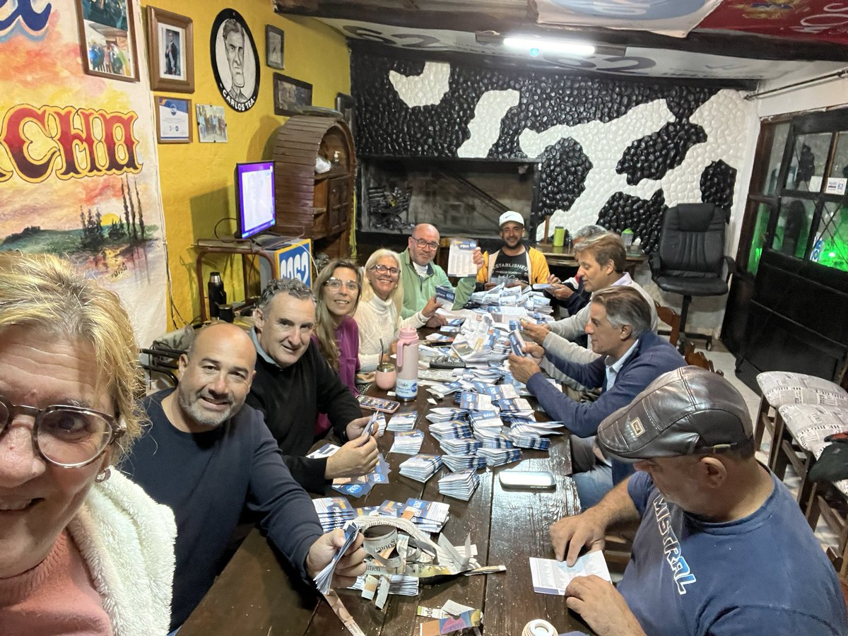 Palo y palo 
Empezó la máquina