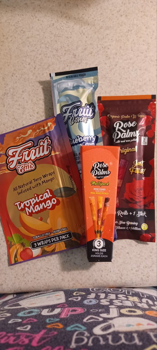 grandmagloodie's tweet image. A great, big thanks to @leafpalms for the free packages of wraps and cones. Can't wait to use the Rose Palms.