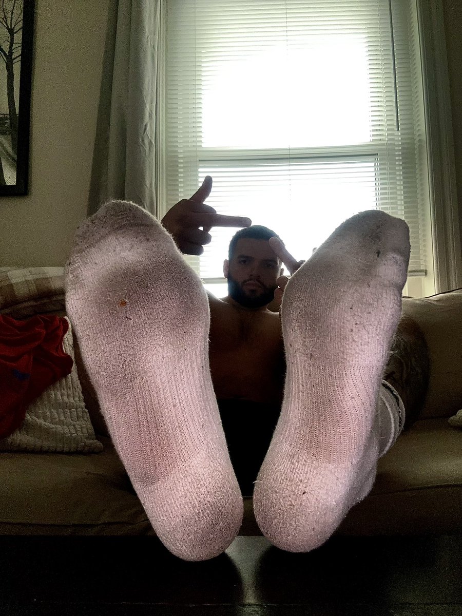 Marquezm155's tweet photo. These socks are def going through it from the gym 😈 
#feetworship #alphamale #straightmaster #footslave #footfetish #payslave #cashfag #footfags #cashslaves #cashslaveswanted #popperpigs #humanatm #cashmaster #popperfag #poppersfag #findomdrain https://t.co/5jmUCMjDlp