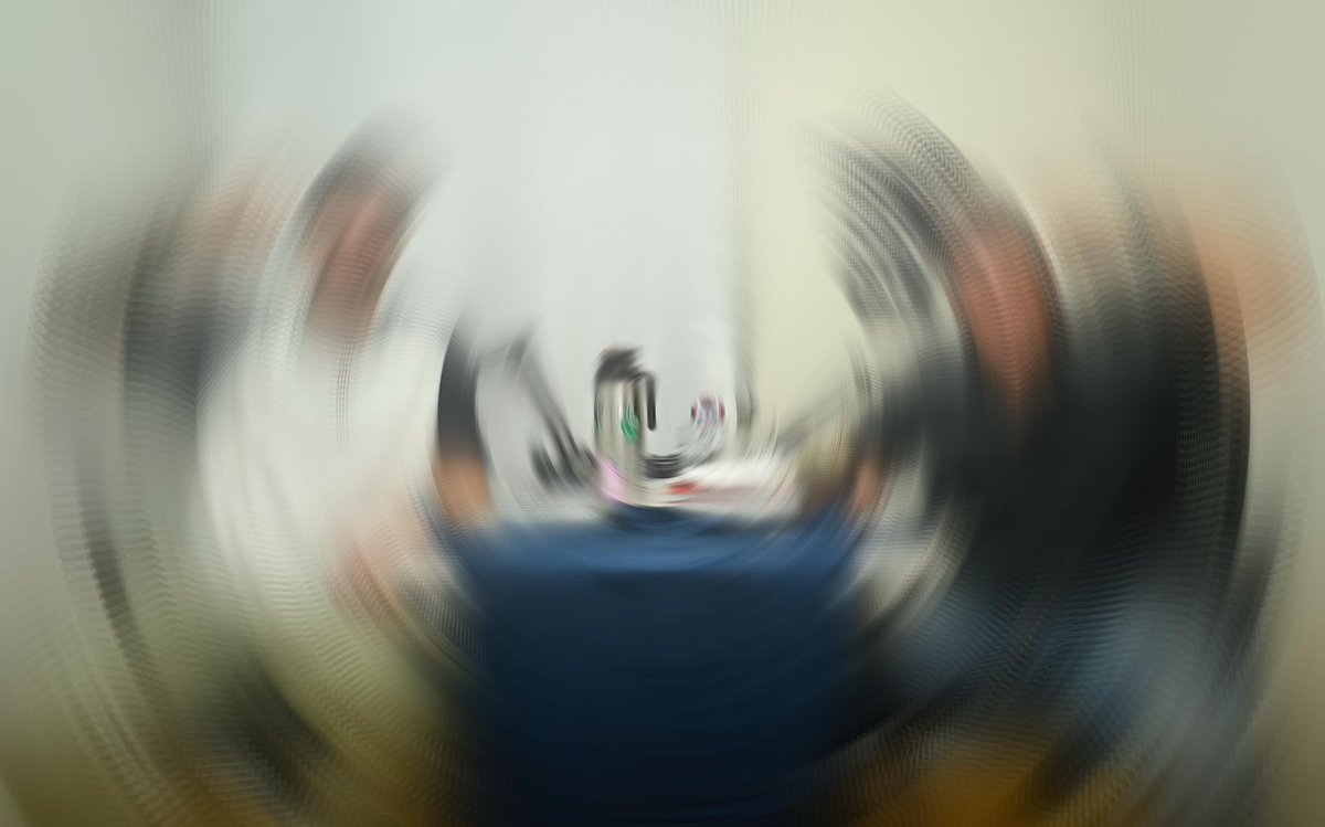 🎙️🧠 Grabado nuestro episodio número 43. 🔥🔥🔥
¿Quién es? Leemos sus comentarios
.
. 
Pistas: 🏀🔟⚡️
.
.
Dicen que cambió el juego… 🫣
.
.
.
.
.
#loelemental #saludmental #coaching #deporte #estreno  #mente  #uruguay #internacional #motivacion  #podcast #mentalidad #basket