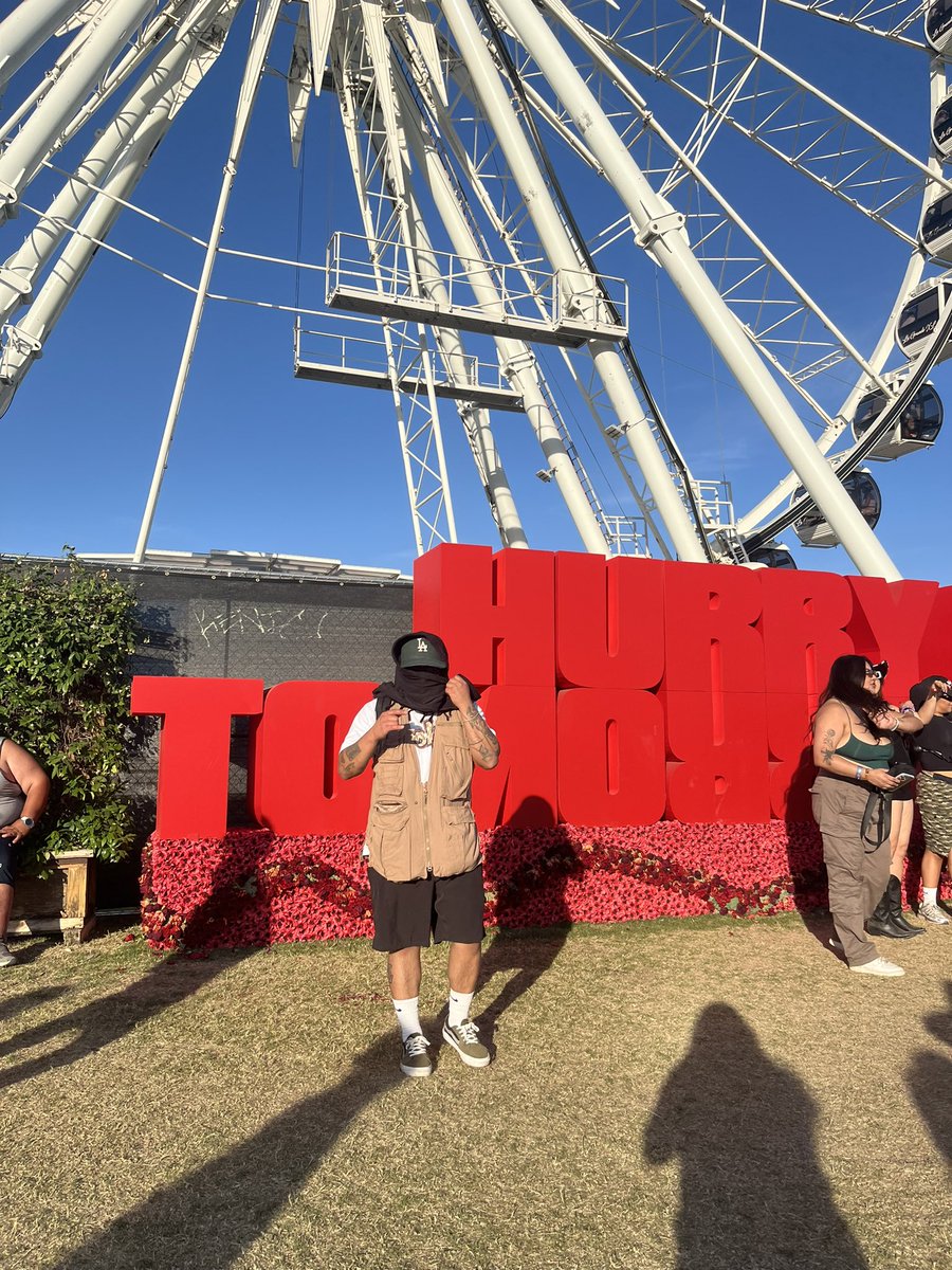 freetheprophet's tweet photo. I’m losing my mind just a little 🪐 https://t.co/tabjOeLyiT