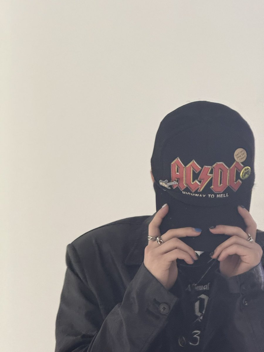 JUSTB_member tweet media