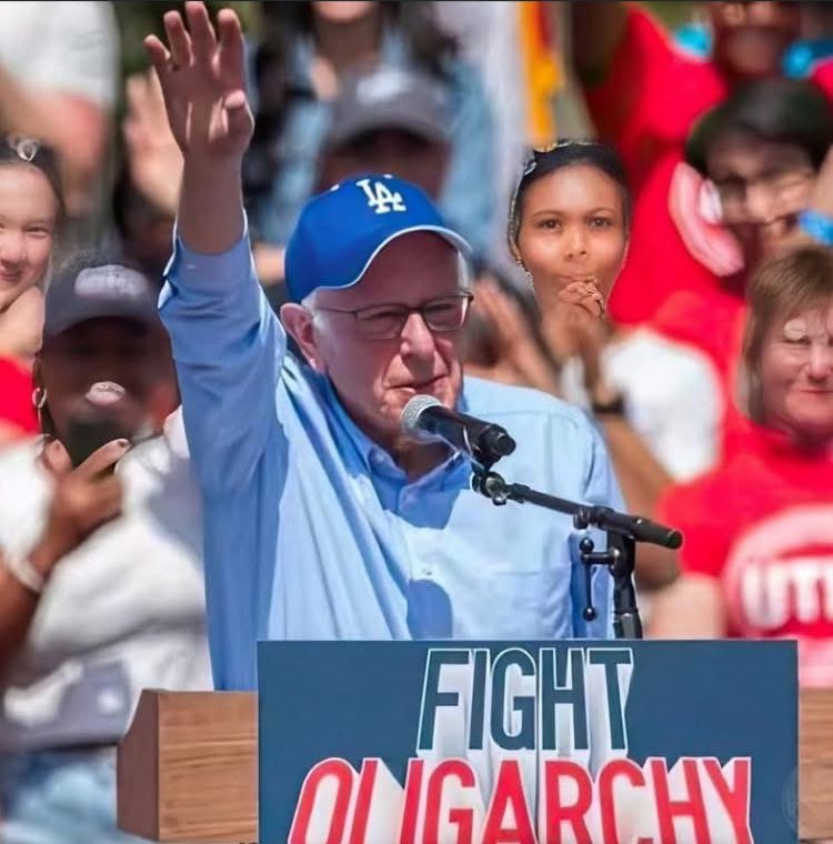 Why is Bernie giving a N*zi salute? 🤨