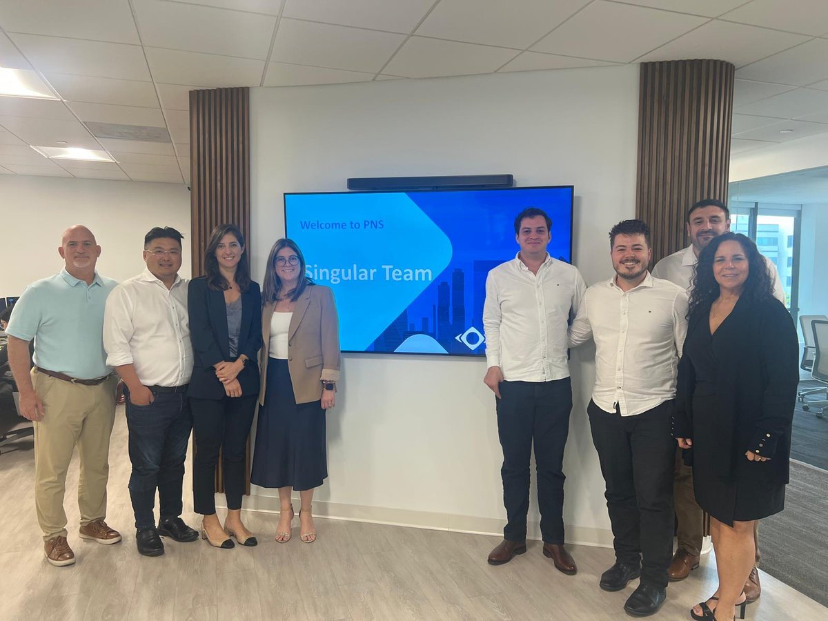 _SingularHealth's tweet photo. 📍In the U.S. with PNS this week, advancing our 3Dicom pilot.

Focused on deploying MFTP to reduce duplicate imaging across U.S. MSOs—cutting costs, boosting efficiency, improving care.

Big step for #3Dicom &amp; U.S. interoperability. 🚀

$SHG https://t.co/4e6rg6jBhs