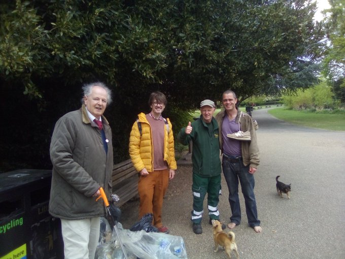 SPUGHackney's tweet image. Fantastic little pick up session in Springfield Park
@SPUGHackney Secretary @sartain_stephen "Big Thank you to everyone who came to help keep our lovely park clean @hackneycouncil Parks Staff - please come and visit and enjoy our beautiful park"