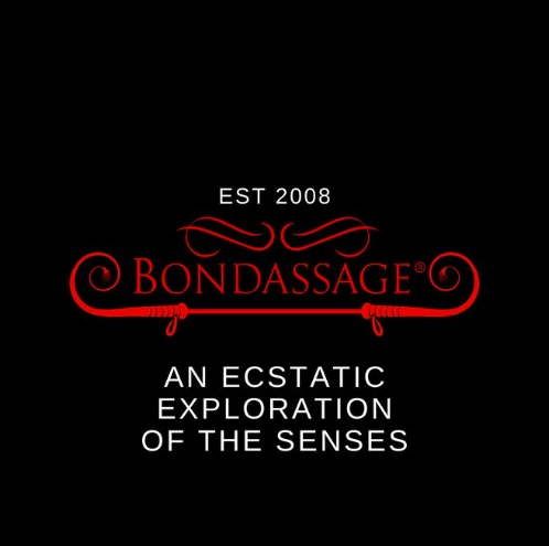 MsXyliena's tweet photo. You are so curious… come and try it. I don’t bite… much…. #Bondassage #bdsmplay #sensation #luxurybodywork https://t.co/Y5zVrkGxzh