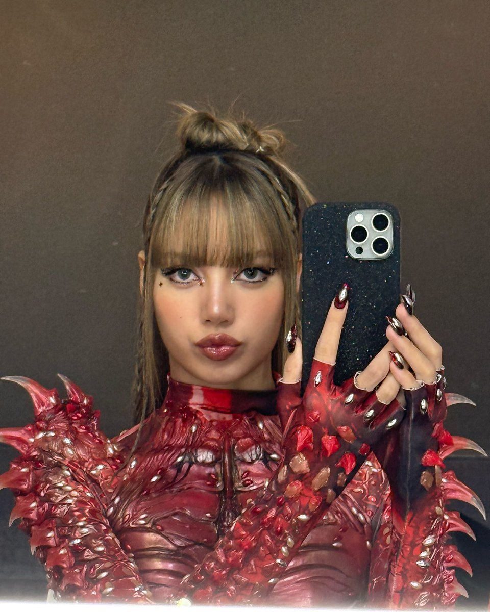 sourcelalisa's tweet image. 