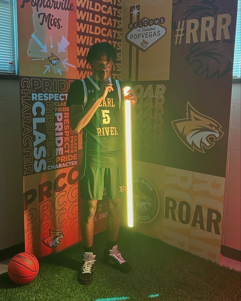 MSDELTAELITE1's tweet photo. Monday, Apr 7, 2025
Passing on knowledge:
Ex-Delta Elite Guard Talbert helps young players
Days after signing a scholarship to play college basketball @PRCC_Wildcats former Cleveland Central Guard Jason Talbert took time to reflect on his high school and AAU journey. https://t.co/1345C9QBiy