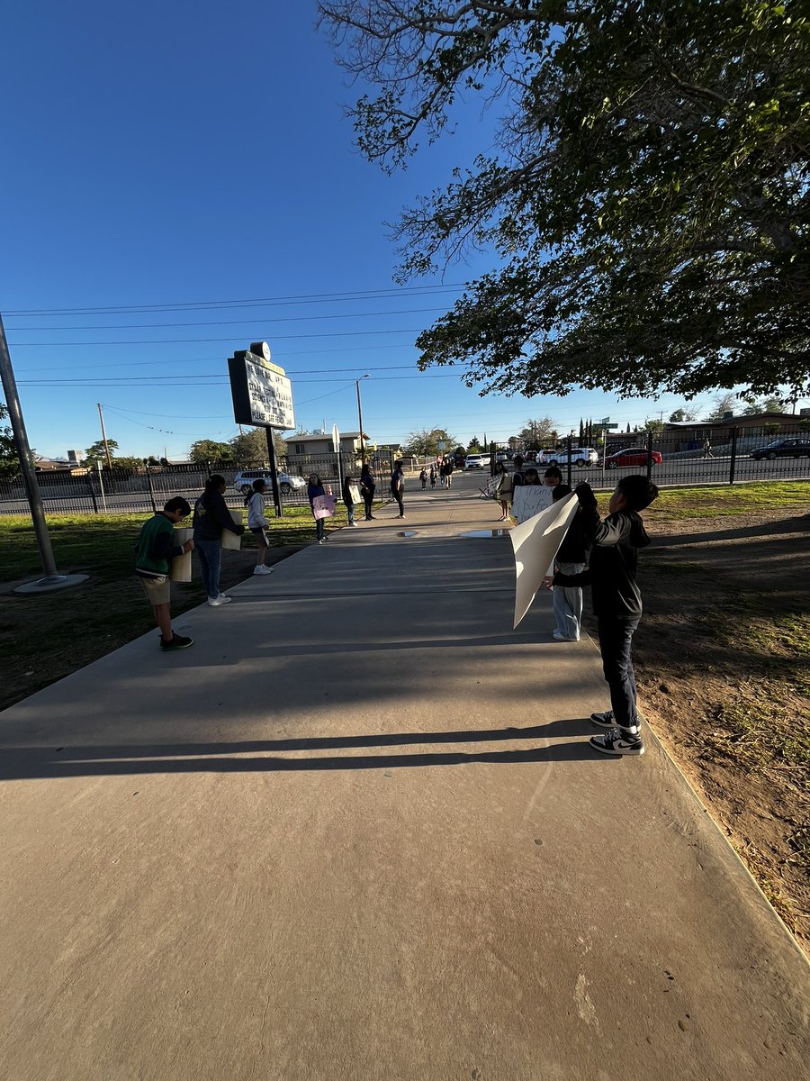 Edgemere Elementary proudly celebrated “Purple Up! For Military Kids” as part of the Month of the Military Child. This national initiative honors the resilience and sacrifices of military-connected children. <a href="/Gmaria1G/">Maria Licon</a> <a href="/EdgemereSchool/">Edgemere International School</a>