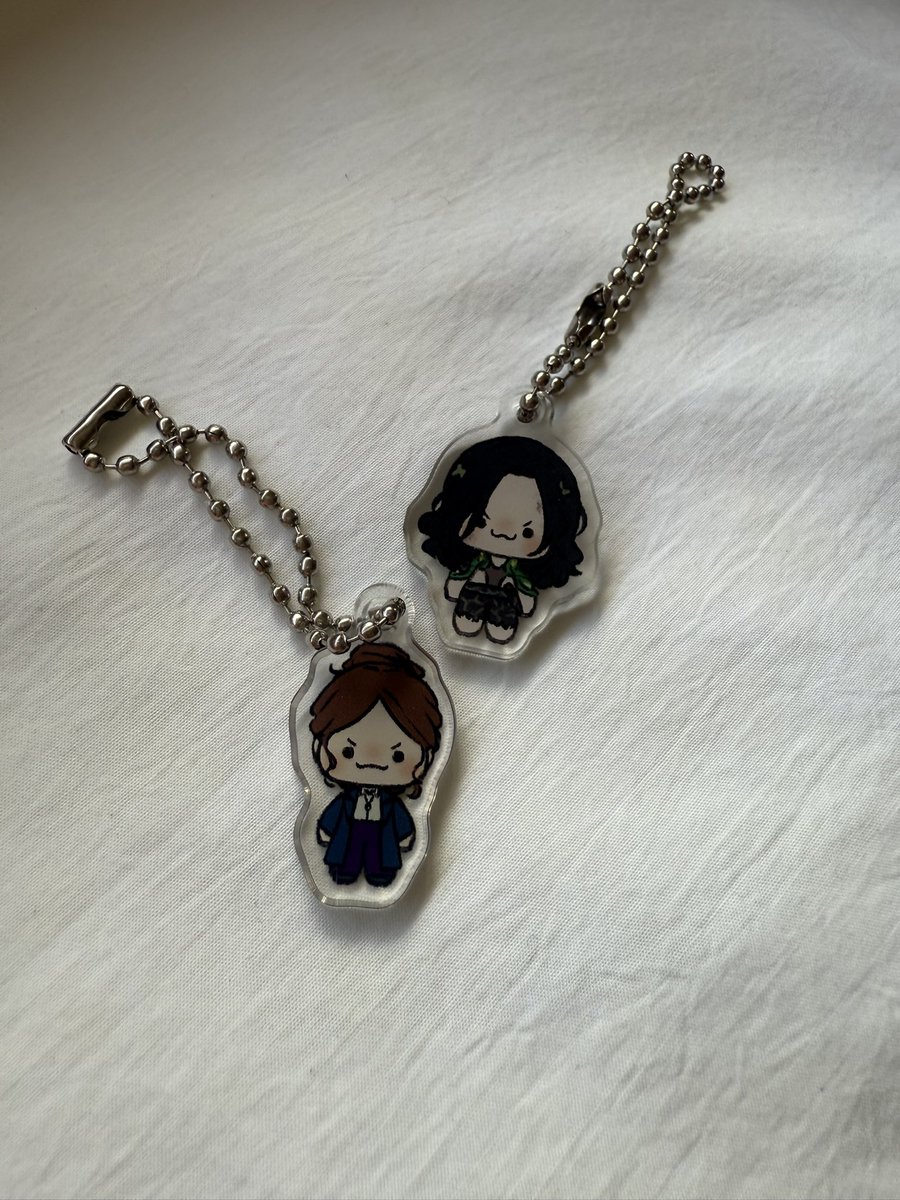 im so obsessed with my teeny agathario 😭 i wanna bring them everywhere with me but im afraid of getting them scratched 😭 <a href="/kytsos/">yue 🌙</a>