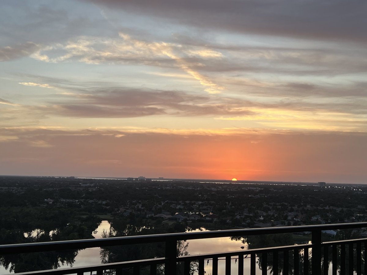 As we tell our grandson Royle: bye bye sun, see you tomorrow 👍🙏