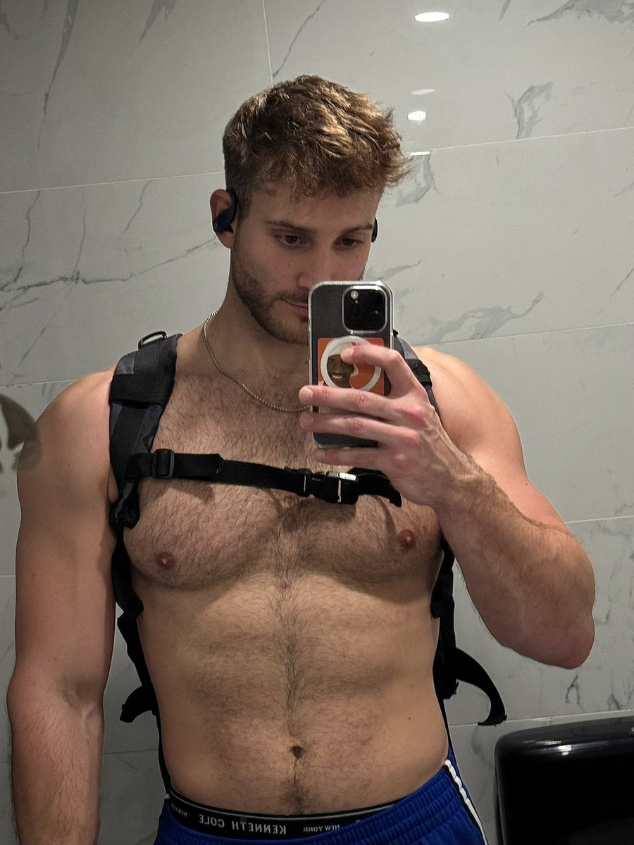 Back to your regularly scheduled thirst traps