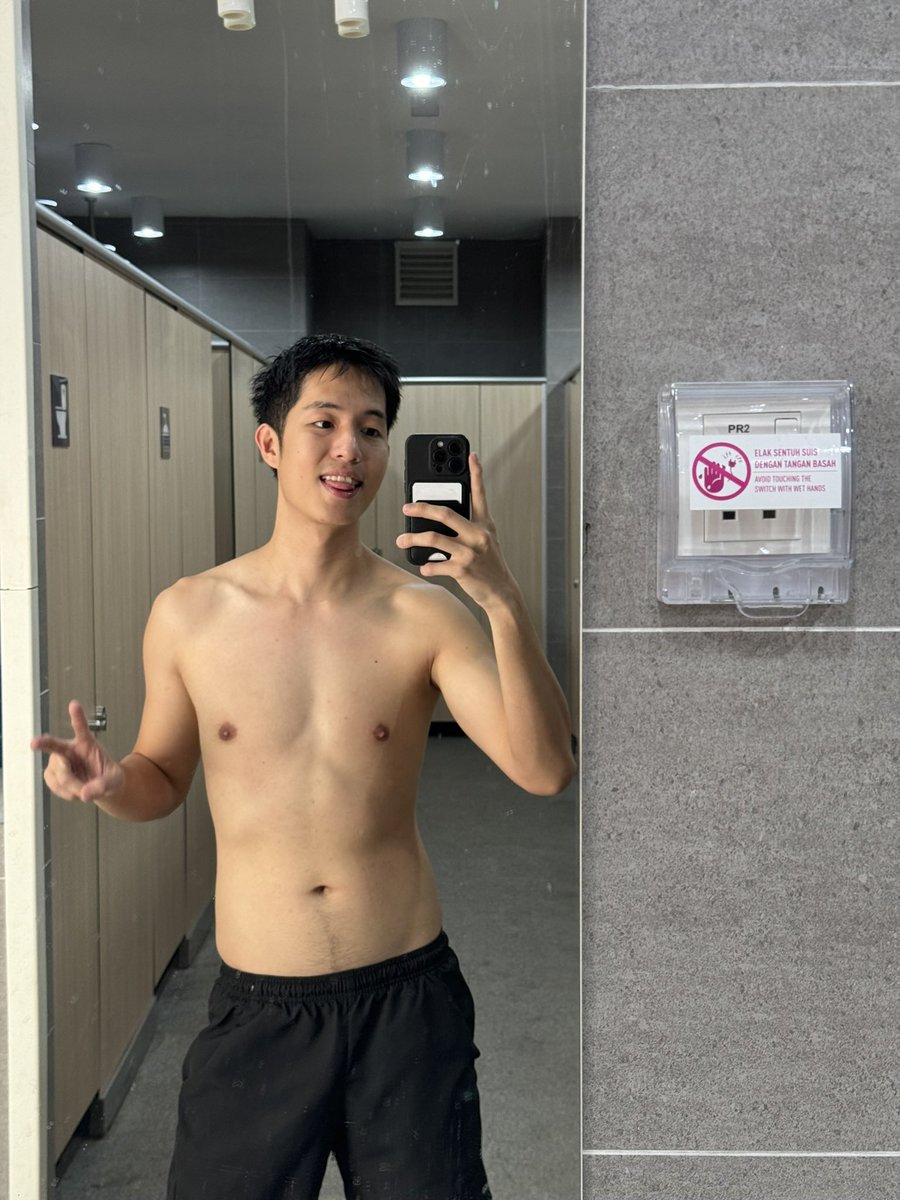 Jonjon2343's tweet photo. Step in 30, muscle gain became so important for you to hit gay party 😮‍💨! Well ~ https://t.co/ObrEVGPerR