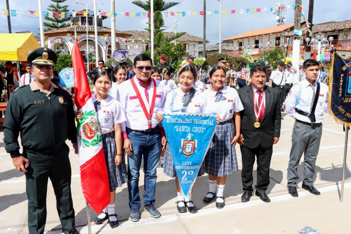 #SemanaDeRepresentacion
🔴En la Provincia SANTA CRUZ en su 75° Aniversario de Creación Política🇵🇪

El Dr César Vásquez, quien dio a conocer el inicio de la construcción de una nueva infraestructura para el centro de salud. Fruto del trabajo entre los poderes del Estado.